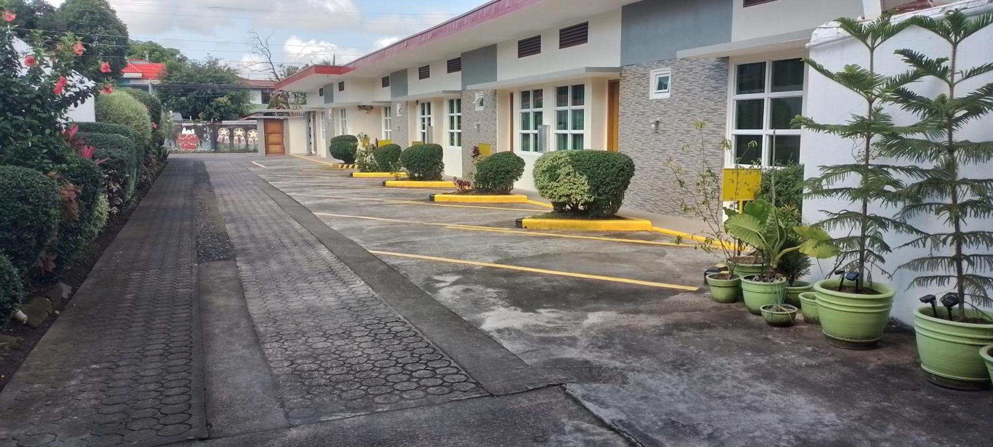 Alinchlo Hotel Legazpi Exterior foto